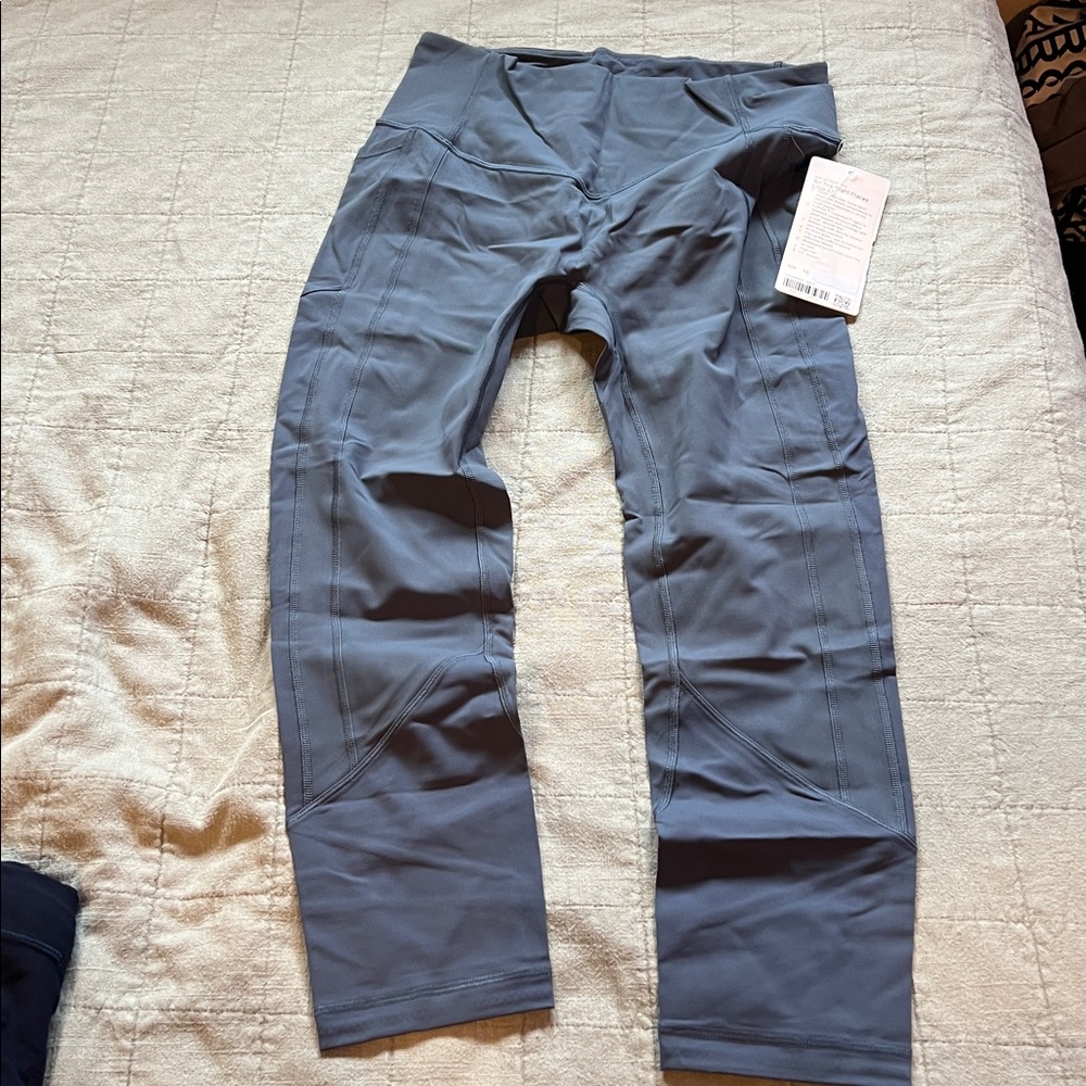 LULULEMON ALIGN CROP
